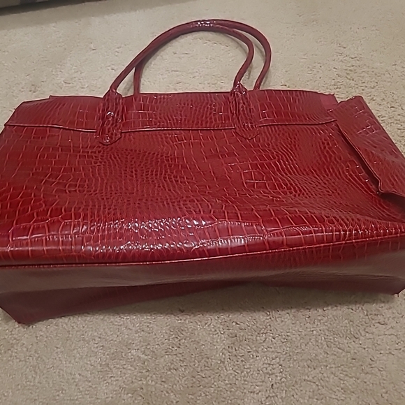 Elizabeth Arden Oversized Red Alligator Skin Faux Tote - Picture 9 of 15